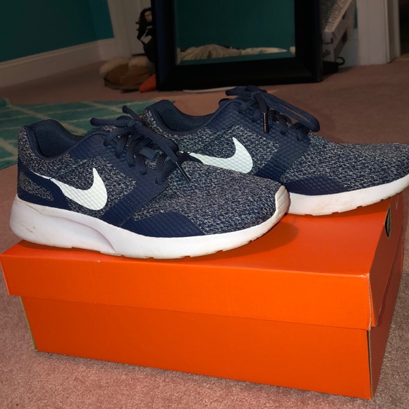 Nike Sneakers - Picture 1 of 2